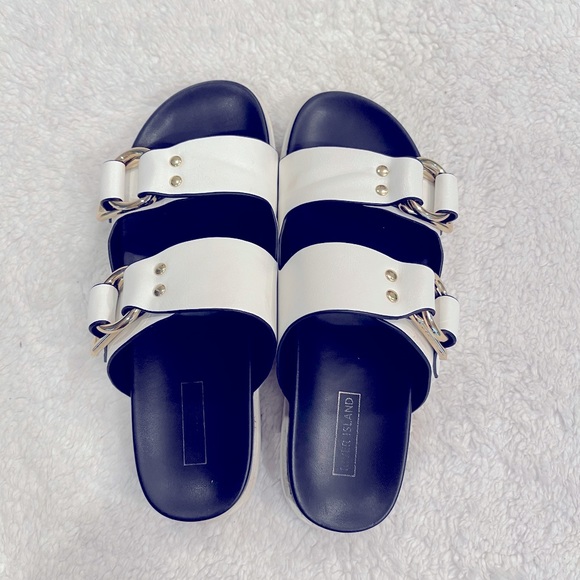River Island Women’s White Gold Buckle Sandal. Size 8 - Picture 10 of 15